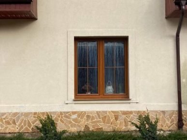 Façade à fenêtre cintrée rénovée