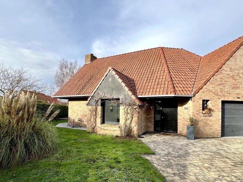 Maison en brique et pierre