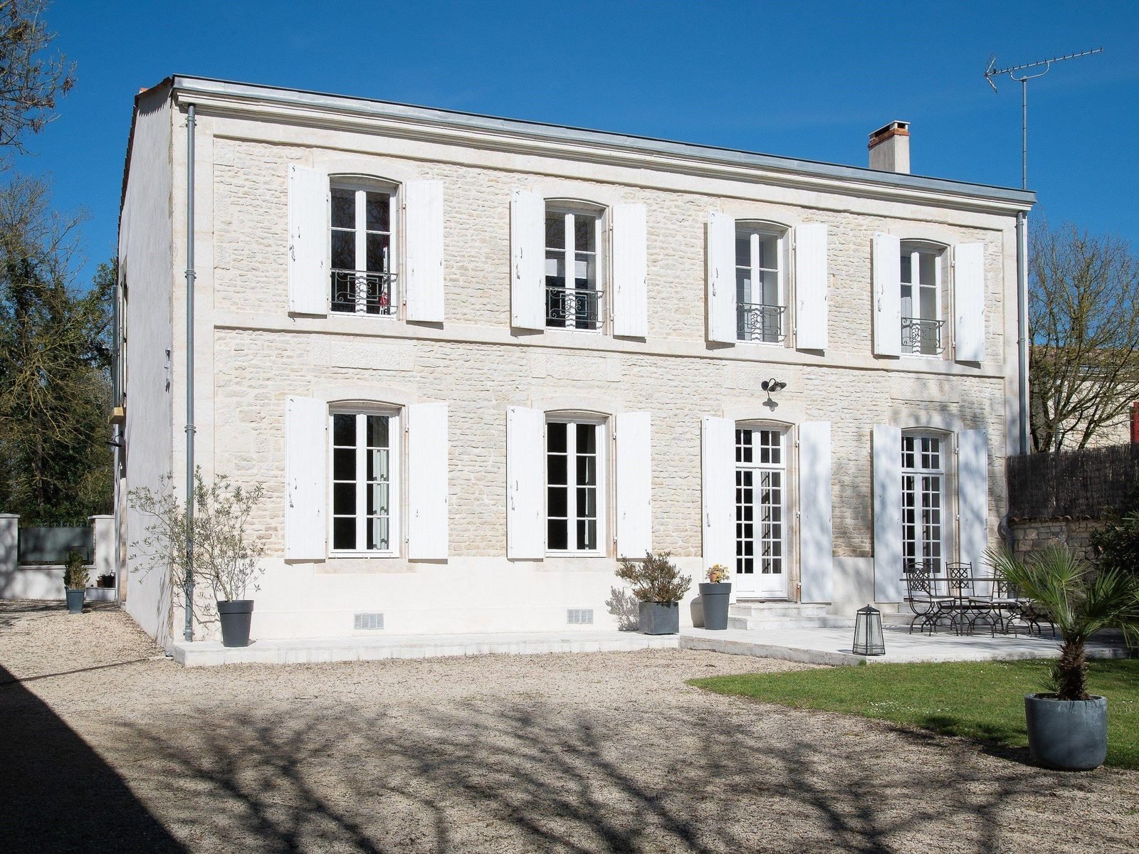 Maison de maître en pierre de taille restaurée