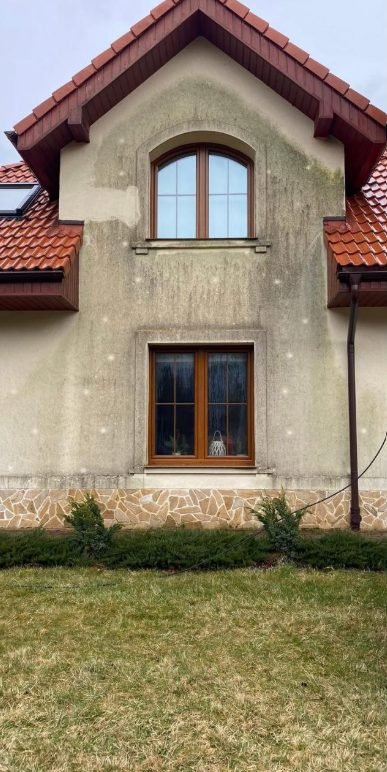 Nettoyage et peinture d'une façade à Issoire : avant les travaux