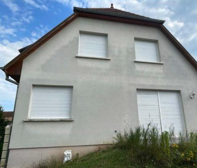Rénovation d'un crépi grisé à Albertville : avant les travaux