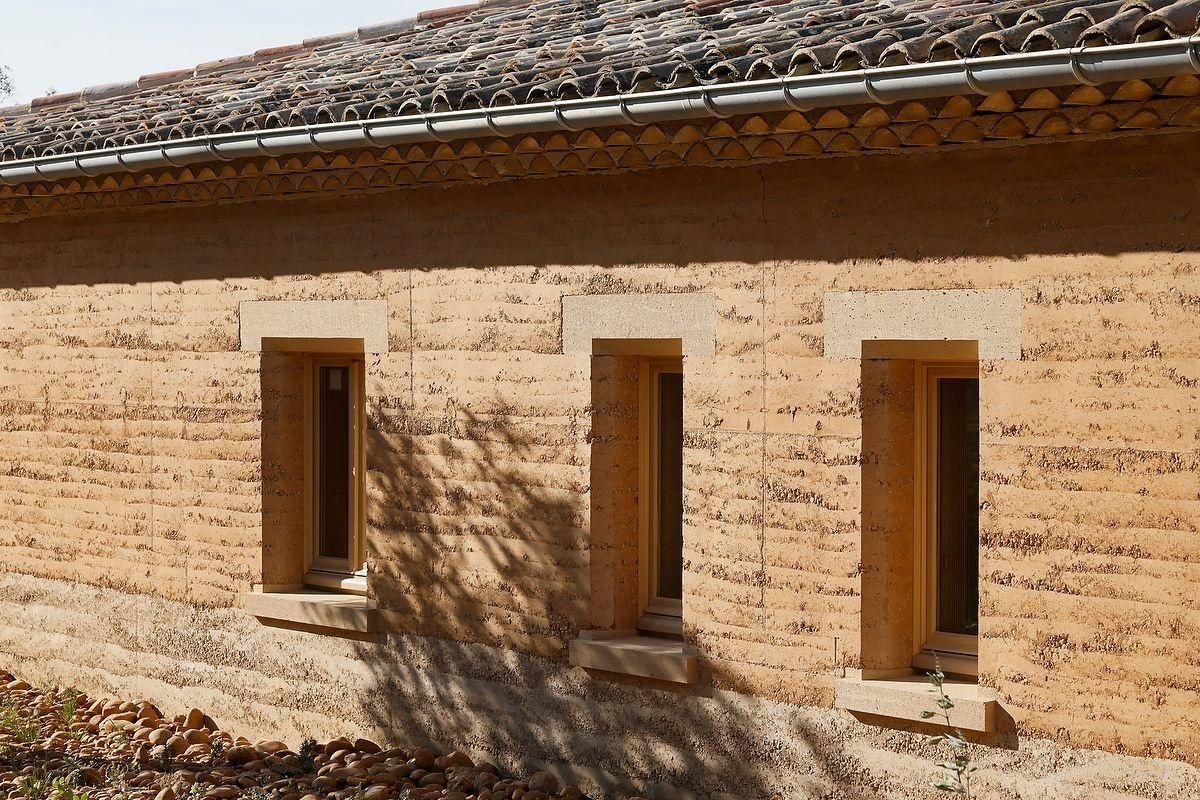 Rénovation d'une maison en pisé à Montbrison : détail