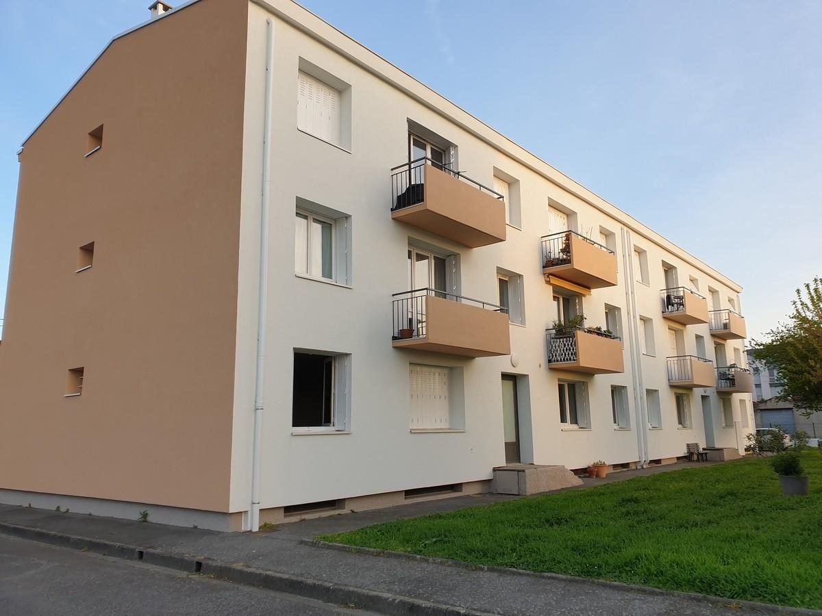 Petite copropriété aux façades enduites